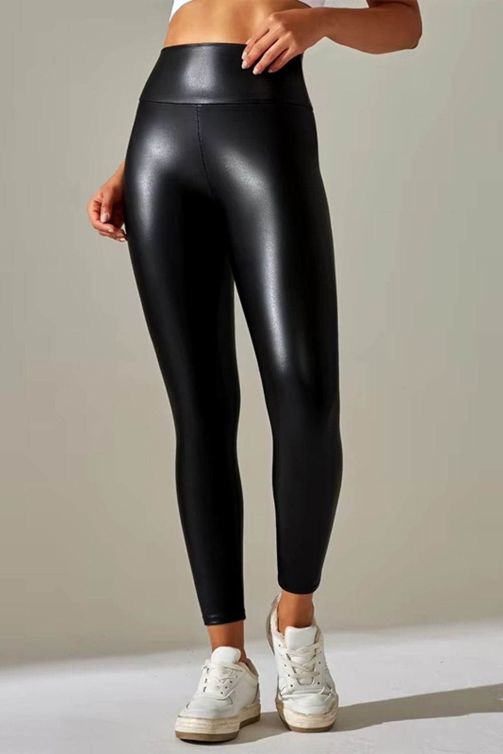 Legging simili cuir doublé polaire